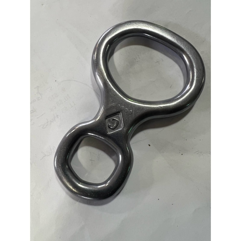 Chouinard figure 8 belay device Rock Climbing Gear Vintage #1091T Italy N1